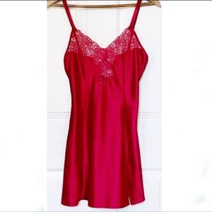 Vtg y2k Victoria's Secret Red Lace Lingerie Nightie Slip S